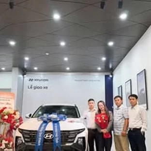 Bàn giao xe Hyundai cho khách hàng tại Hà Tĩnh